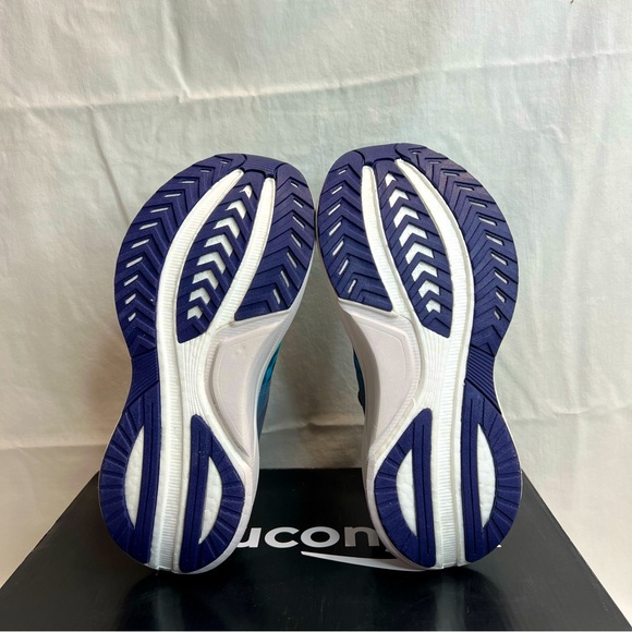 Woman’s saucony sneakers brand new never worn - Picture 5 of 9